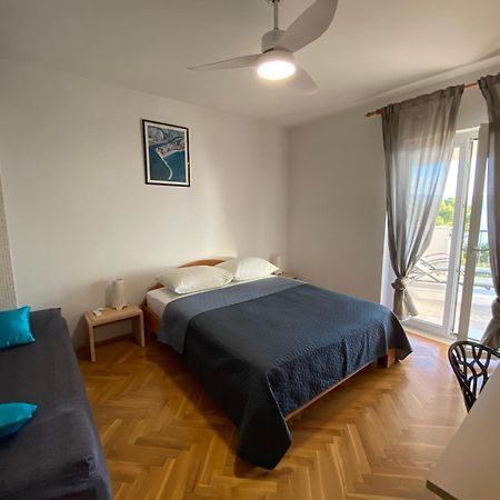 Apartmani Mateo โอมิช ภายนอก รูปภาพ