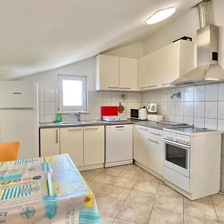 Apartmani Mateo โอมิช ภายนอก รูปภาพ